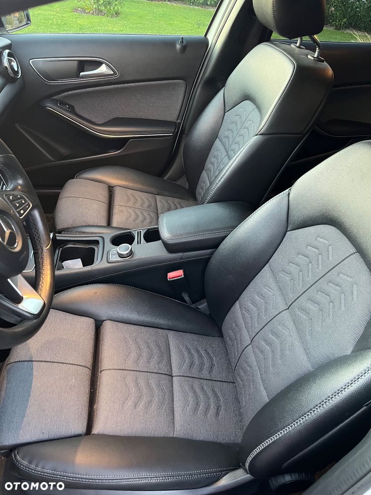 Mercedes-Benz GLA 220 4-Matic - 10