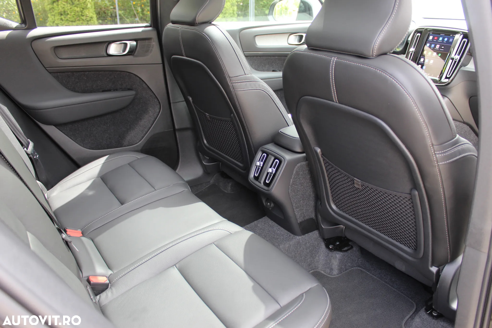 Volvo XC 40 B3 AT FWD MHEV Plus Dark - 38