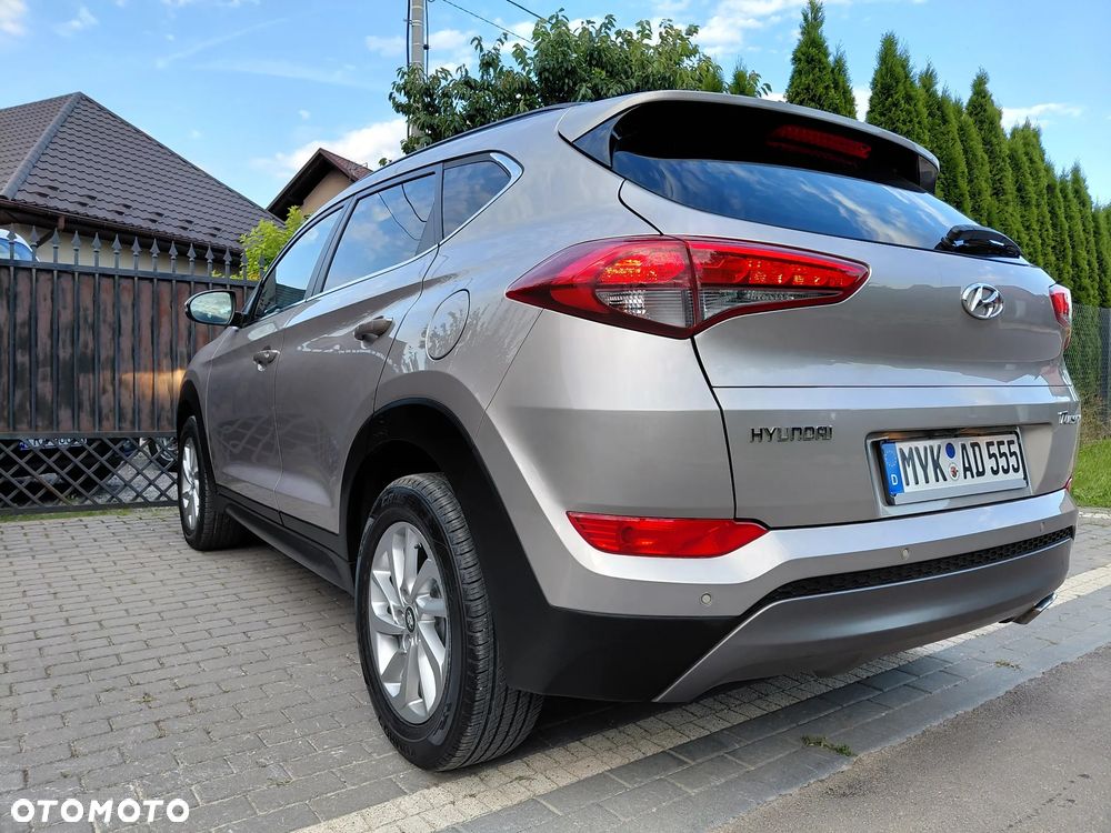 Hyundai Tucson 2.0 CRDI BlueDrive Style 2WD - 17