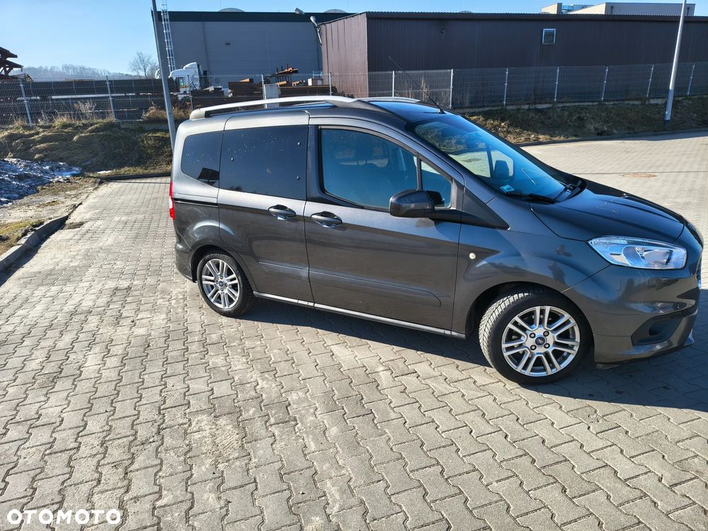 Ford Tourneo Courier 1.0 EcoBoost Titanium - 4