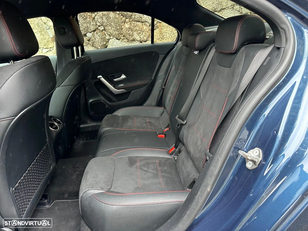 Mercedes-Benz A 250 Limousine - 29