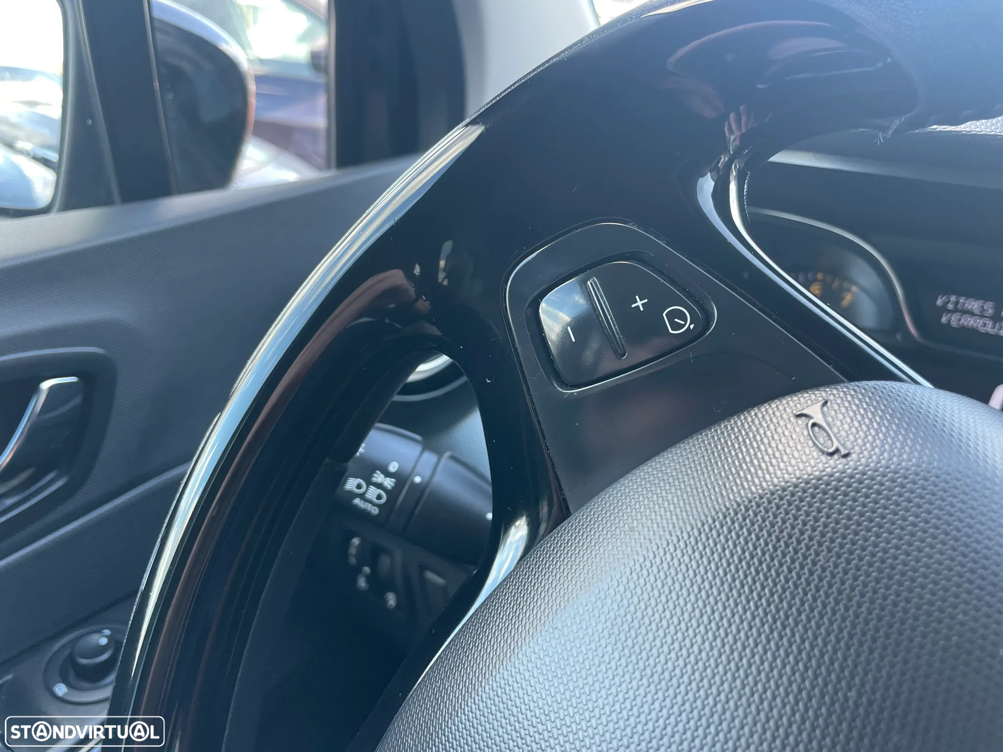 Renault Captur ENERGY TCe 120 EDC Intens - 19