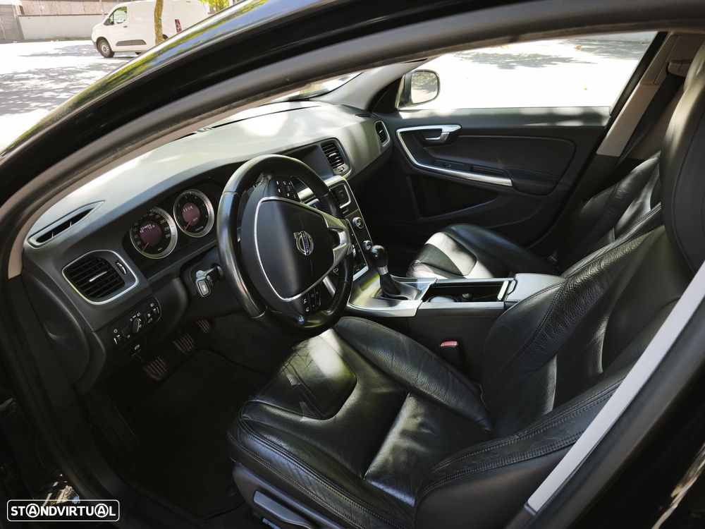 Volvo V60 1.6 D2 Drive Momentum Start/Stop - 4