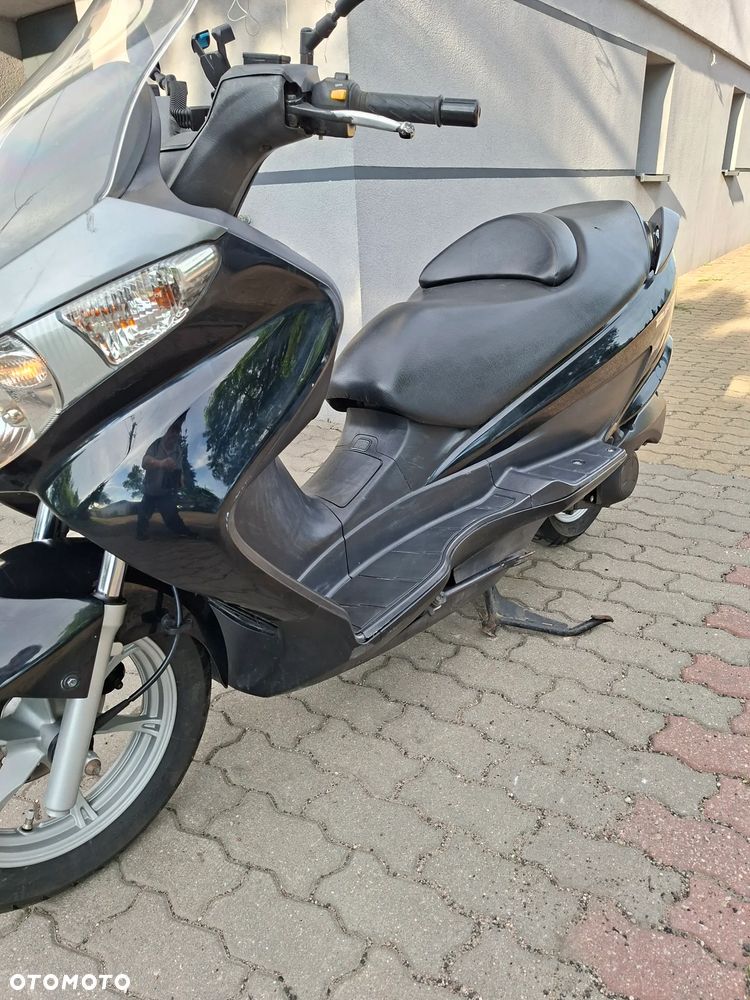 Suzuki Burgman - 11