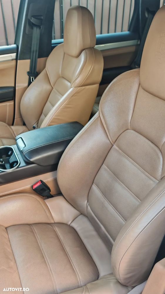 Porsche Cayenne Turbo - 9