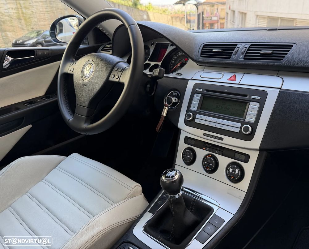 VW Passat 2.0 TDI Edition Highline - 21