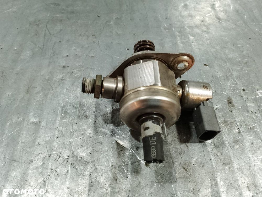 POMPA WYSOKIEGO CIŚNIENIA VW PASSAT B6 06F127025M  0261520070 1.8 TSI - 4