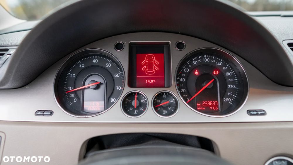 Volkswagen Passat Variant 1.8 TSI Comfortline - 26