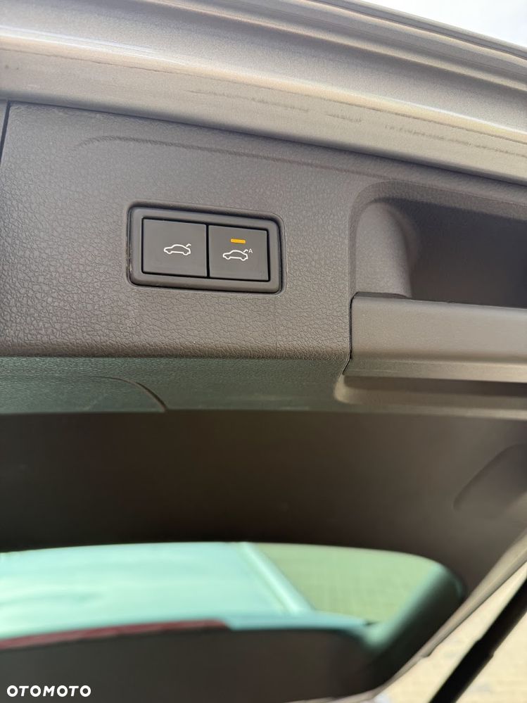 Volkswagen Passat 2.0 TSI Elegance DSG - 26