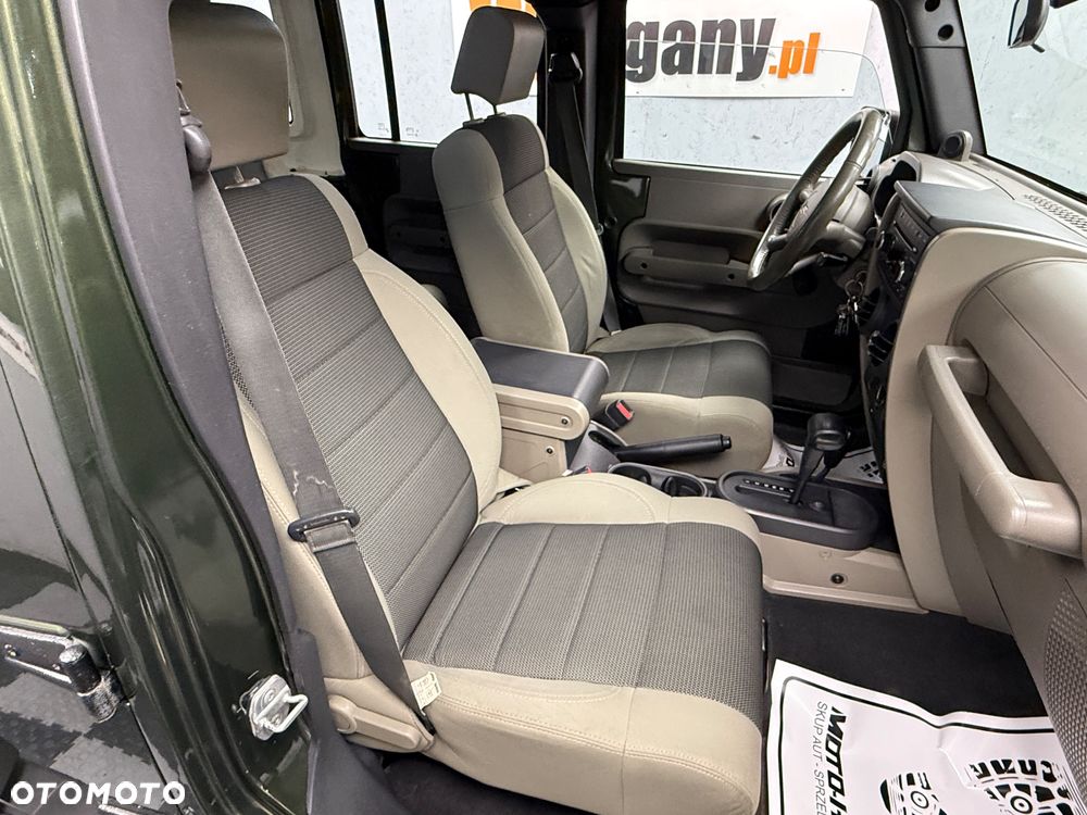 Jeep Wrangler - 11