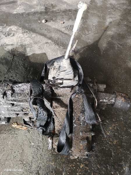 CAIXA VELOCIDADES MITSUBISHI PAJERO CANVAS TOP 1984 - 6