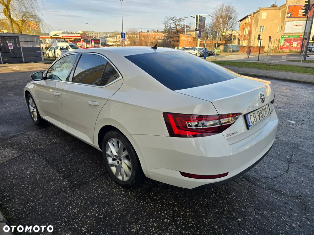 Skoda Superb 2.0 TDI Ambition DSG7 - 10