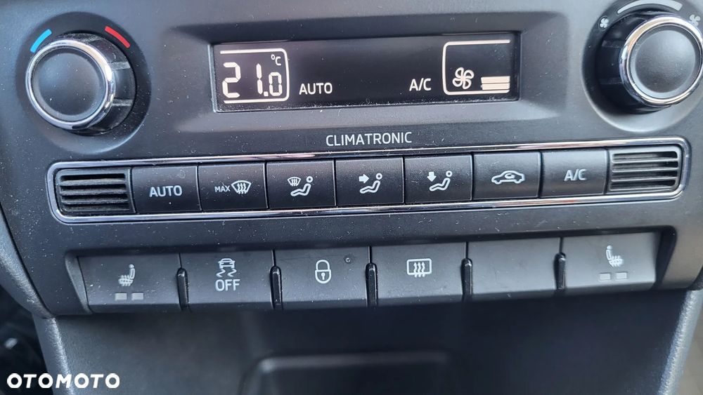 Skoda RAPID 1.6 TDI DPF Style Plus - 14