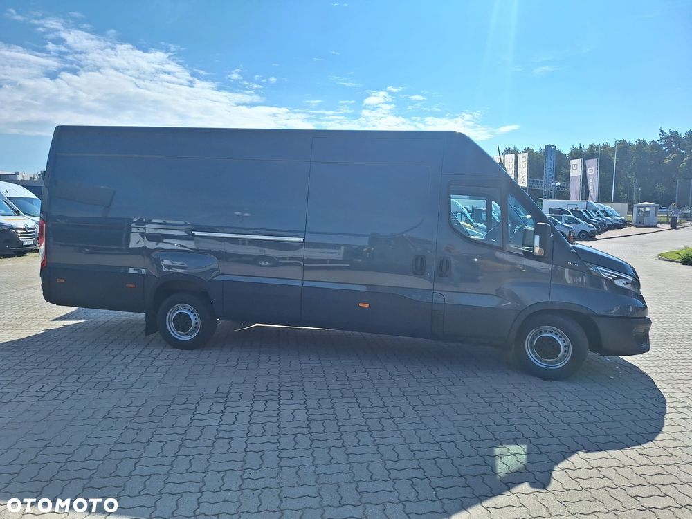 Iveco Daily 35S18 HiMatic furgon 16m blaszak automat FV23% MAXI - 8