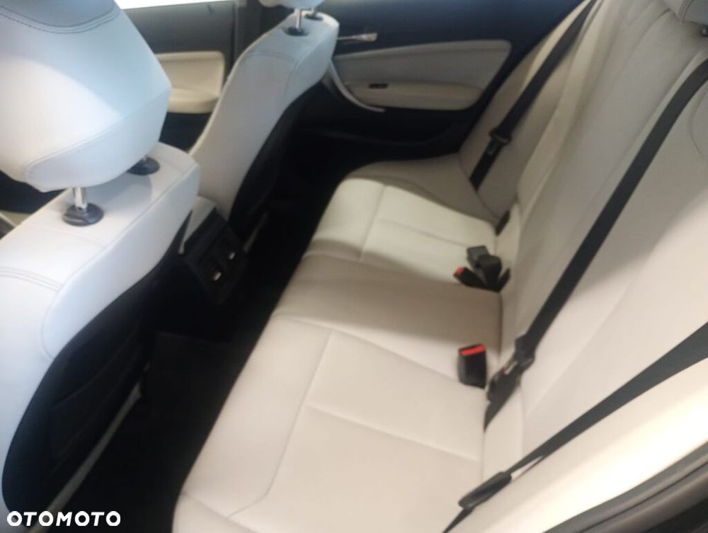 BMW Seria 1 118d DPF - 11