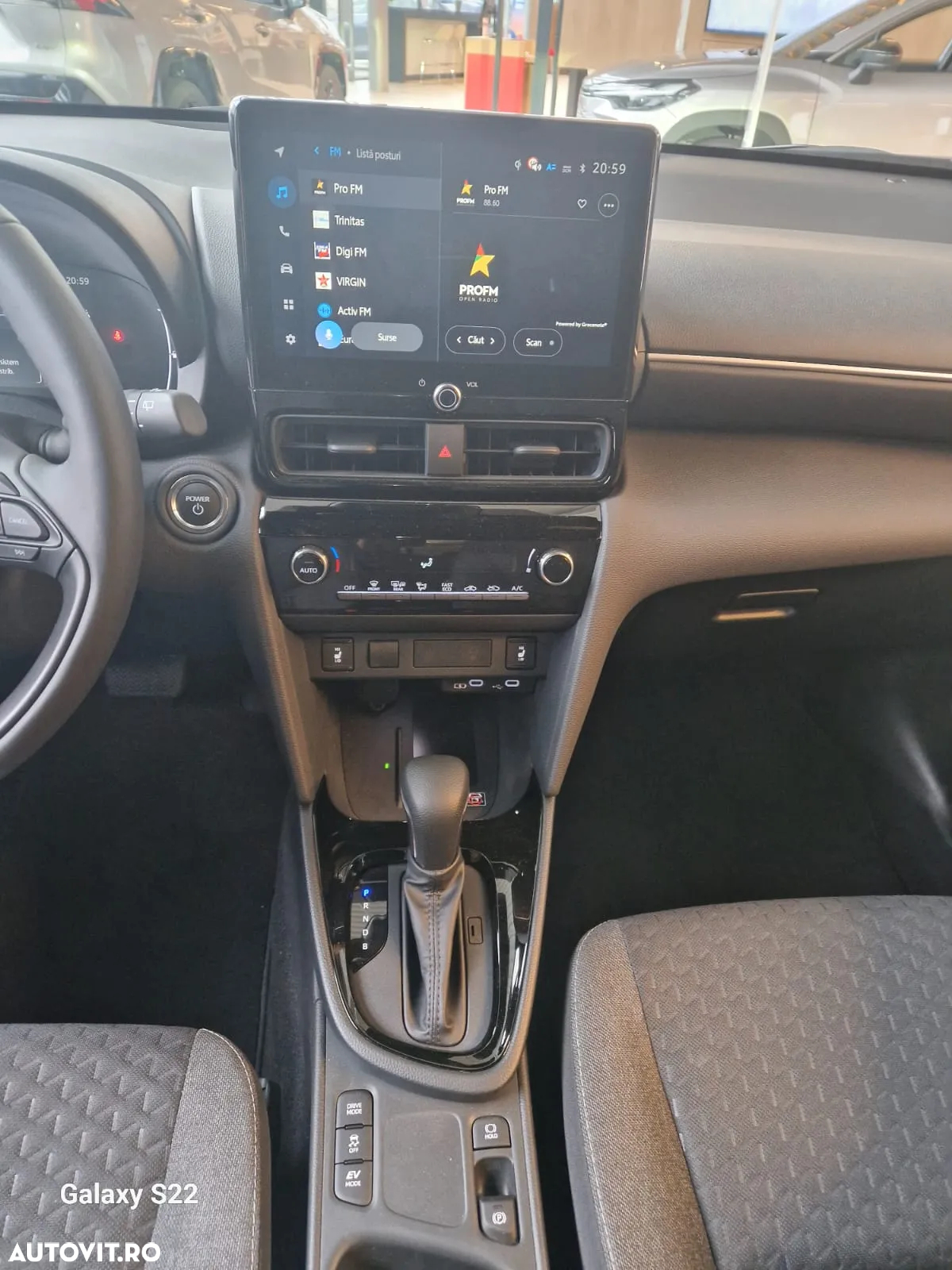 Toyota Yaris Cross 1.5 VVT-i HSD 4x2 Dynamic - 12