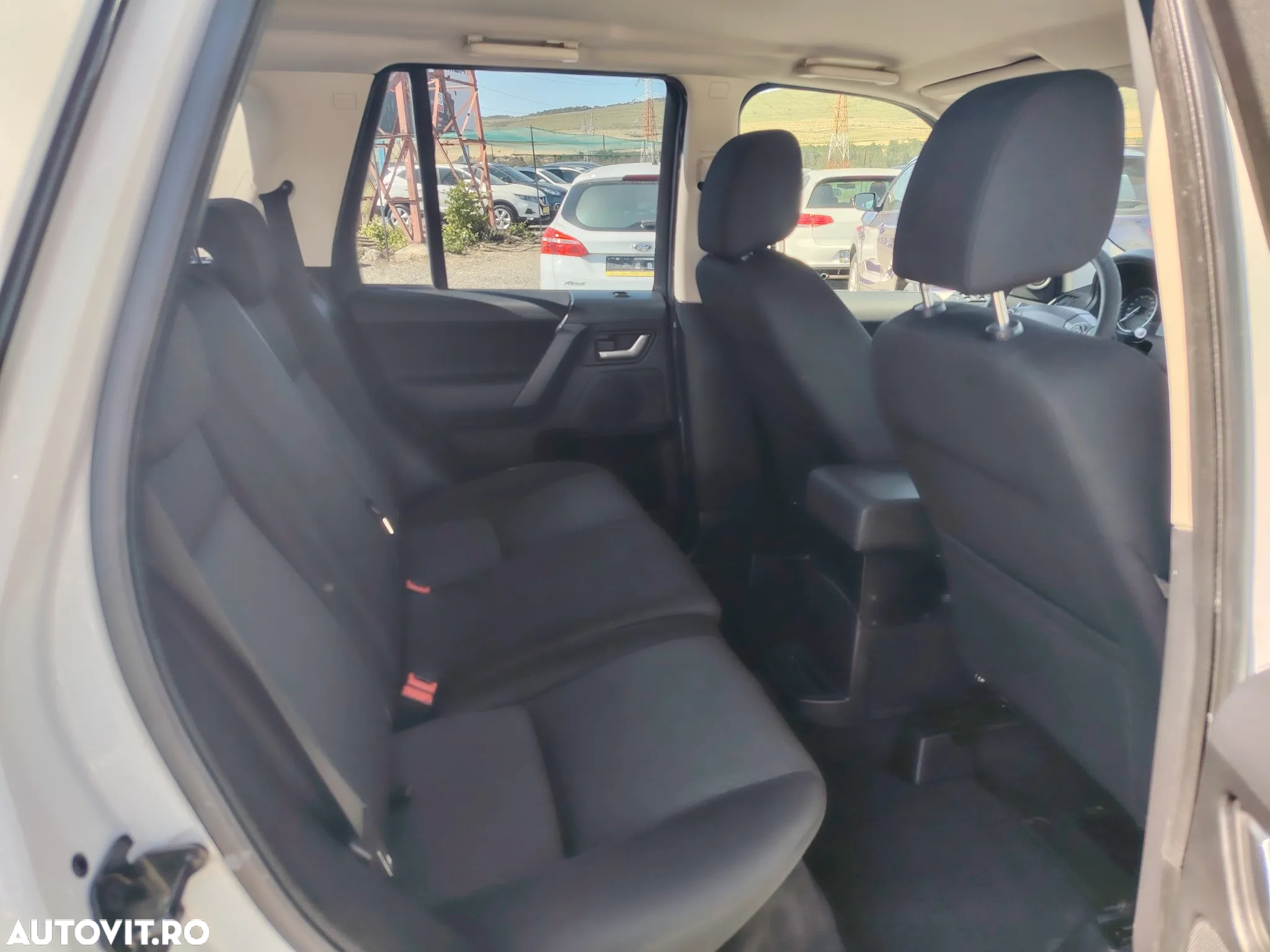 Land Rover Freelander 2 2.2 TD4 S - 9