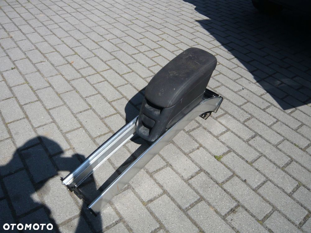 tunel środkowy podłokietnik opel meriva b - 1