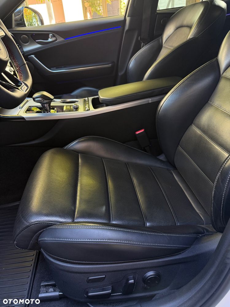 Kia Stinger - 17