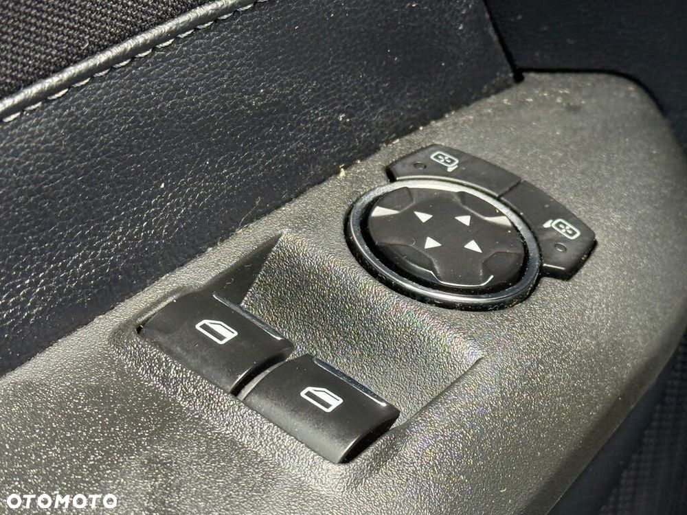 Ford Mustang 3.7 V6 Premium - 26