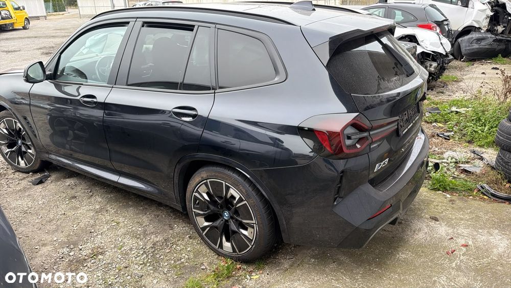 BMW iX3 - 7