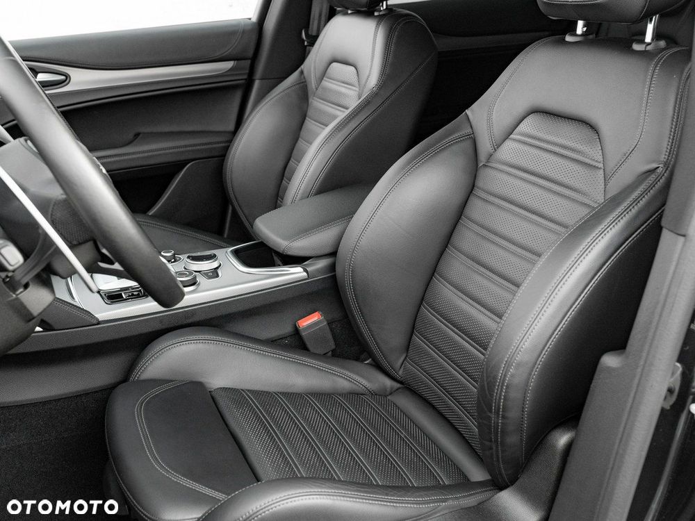 Alfa Romeo Stelvio 2.0 Turbo Veloce Q4 - 14