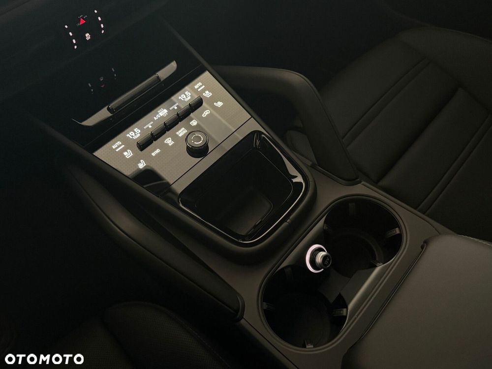 Porsche Cayenne - 23