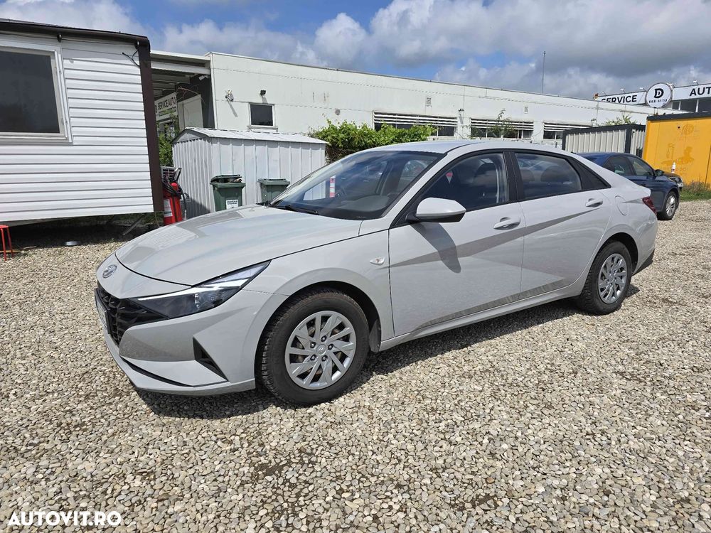 Hyundai Elantra - 7