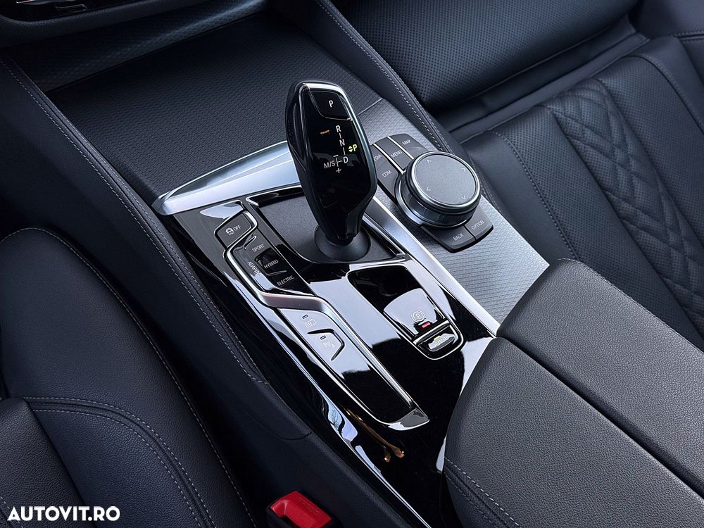 BMW Seria 5 530e Aut. - 21