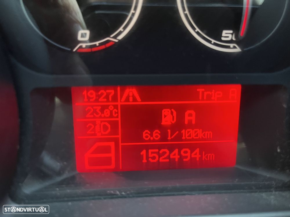 Alfa Romeo Giulietta 1.6 JTDM Distinctive - 9