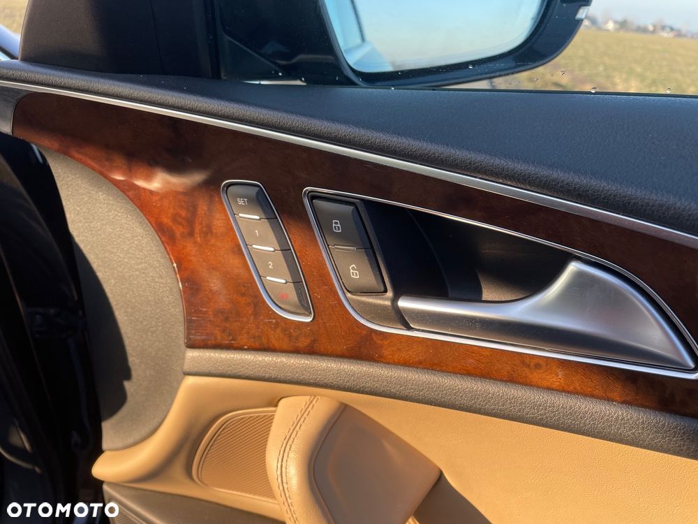 Audi A6 Allroad - 32