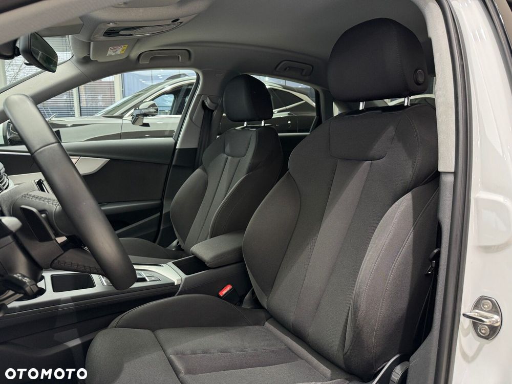 Audi A4 Limousine - 10