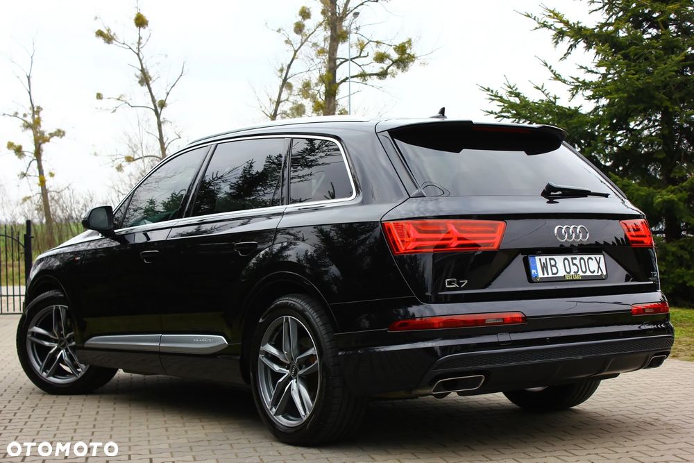 Audi Q7 - 10