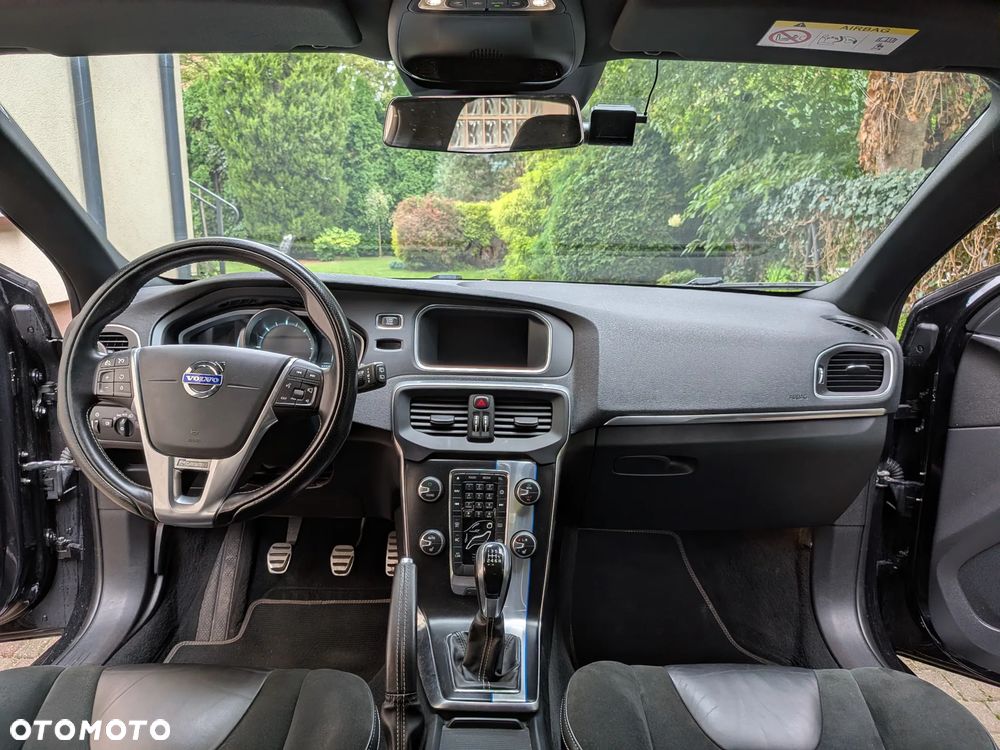 Volvo V40 D3 R-Design Summum - 16