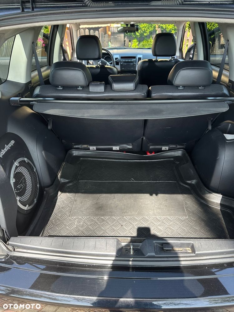 Mitsubishi Outlander 2.0 DID Intense + - 23