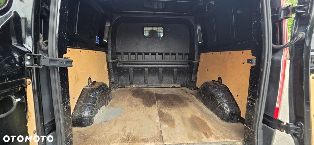 Ford TRANSIT CUSTOM - 36