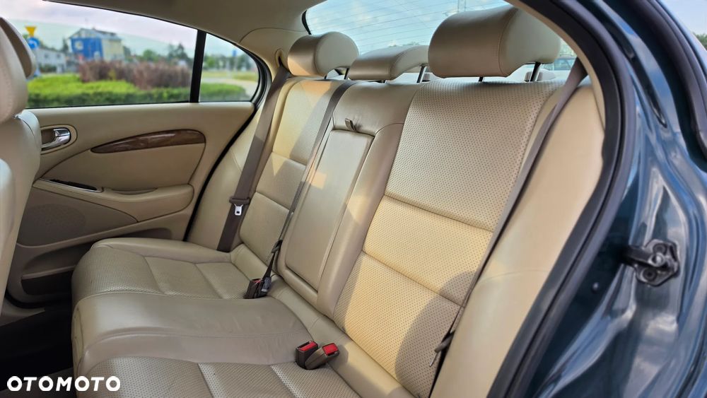 Jaguar S-Type 4.2 V8 Executive - 31