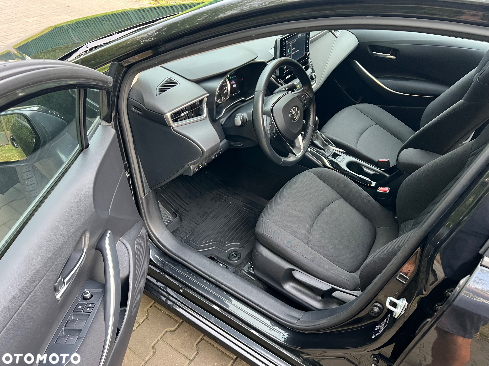 Toyota Corolla 1.8 Hybrid Comfort - 14