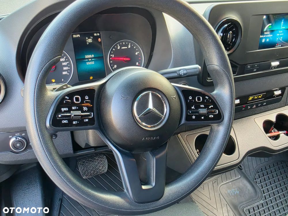 Mercedes-Benz Sprinter - 22