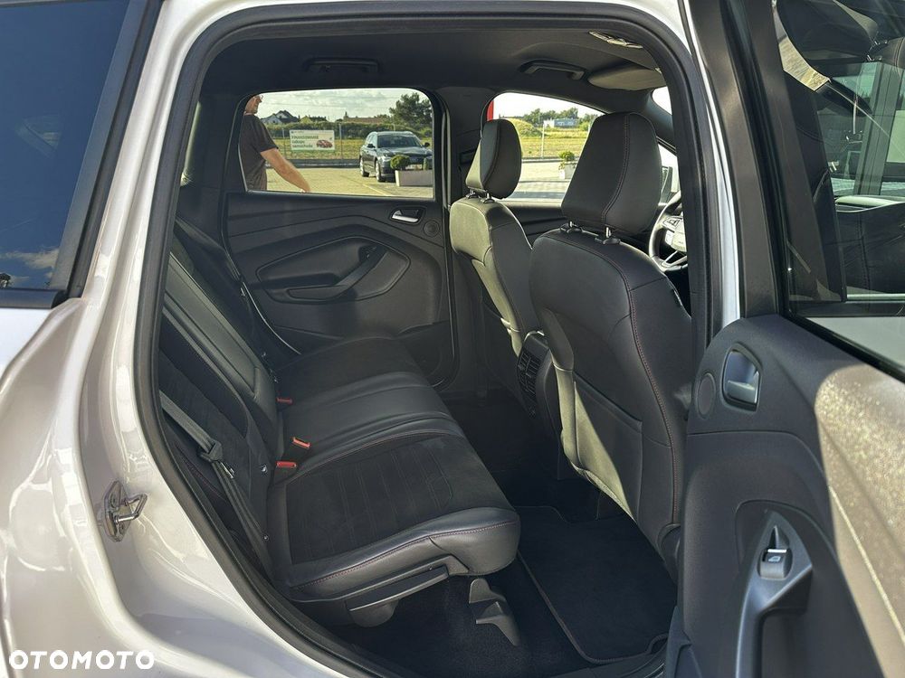 Ford Kuga 1.5 EcoBoost 2x4 ST-Line - 16