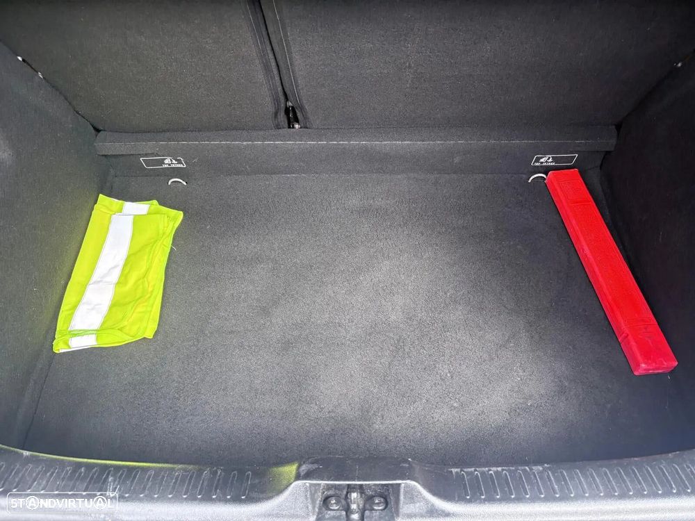 Renault Clio 0.9 TCe Limited - 29