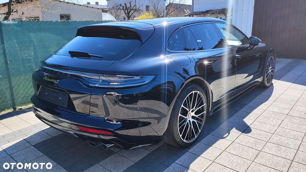 Porsche Panamera 4S Sport Turismo - 3