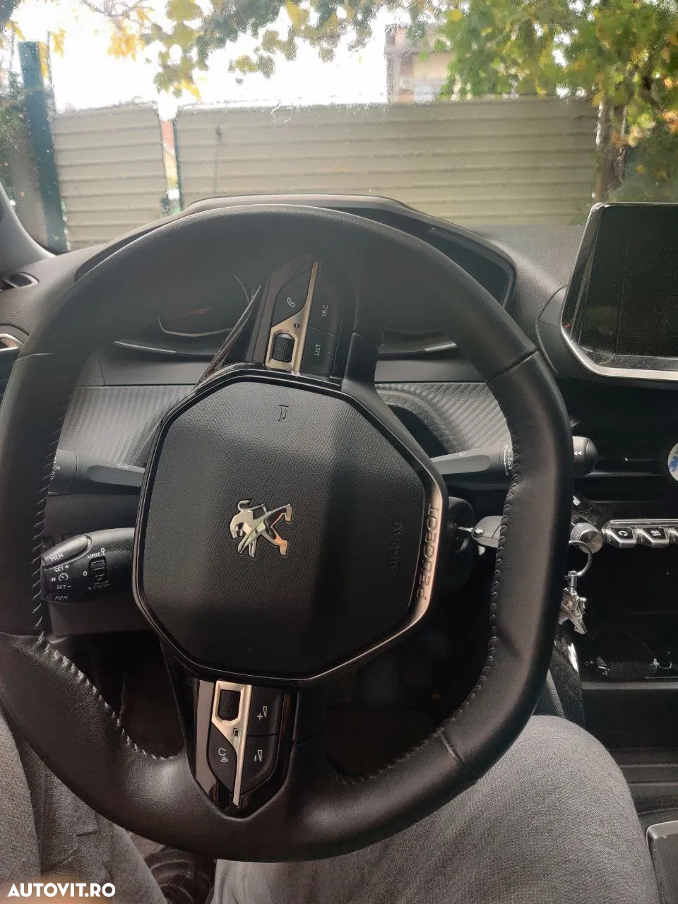 Peugeot 2008 1.2 L PureTech STT Active - 10