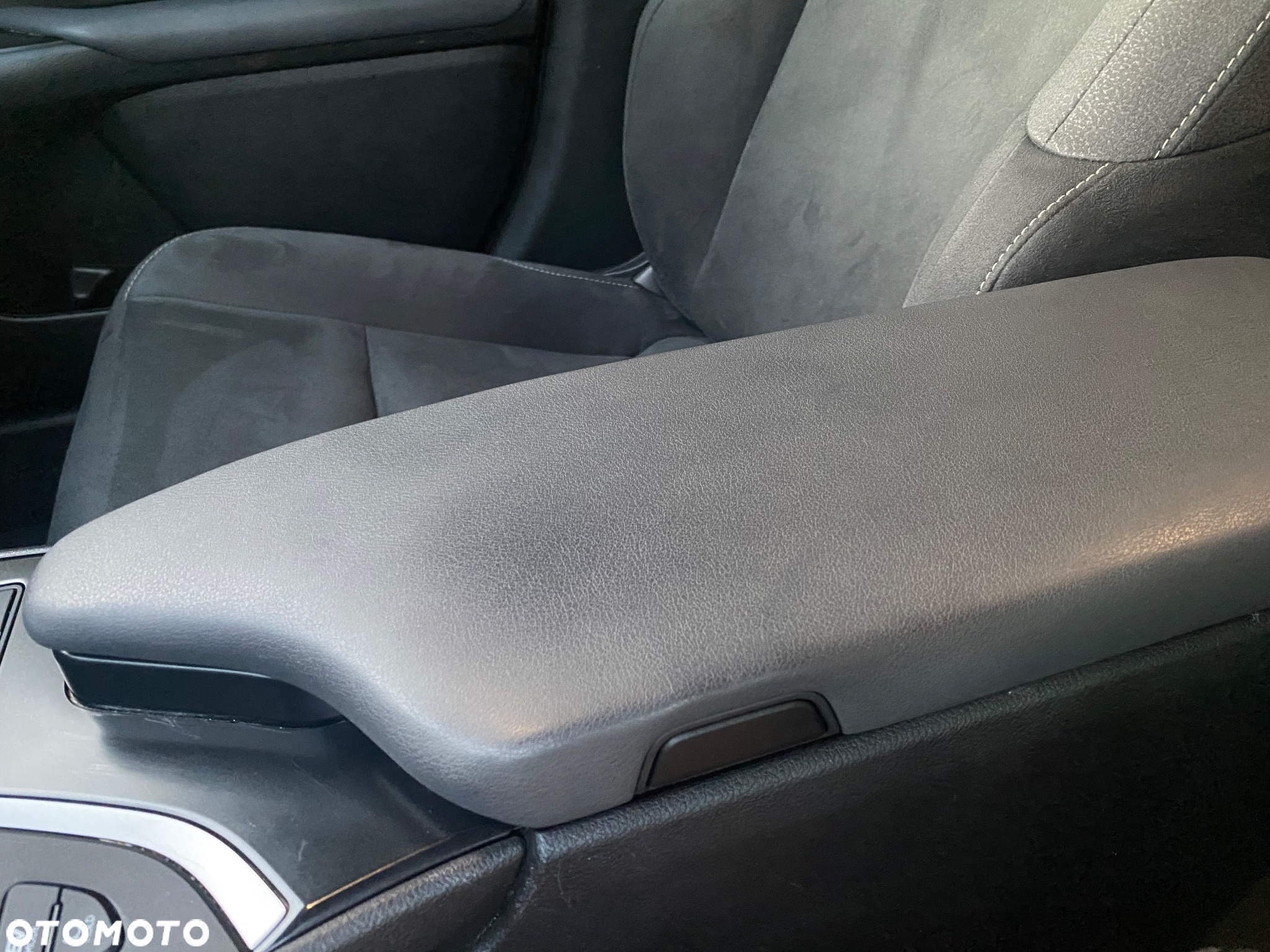 Lexus UX 250h GPF Business Edition 2WD - 37