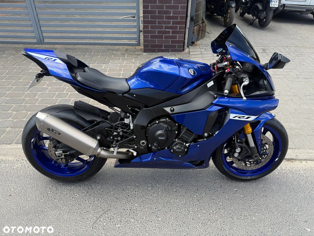 Yamaha R1 - 4