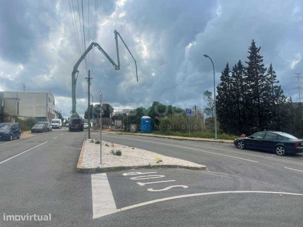 Terreno Urbano de 986 m² em Almargem do Bispo para Construção de Mo... - Grande imagem: 5/13