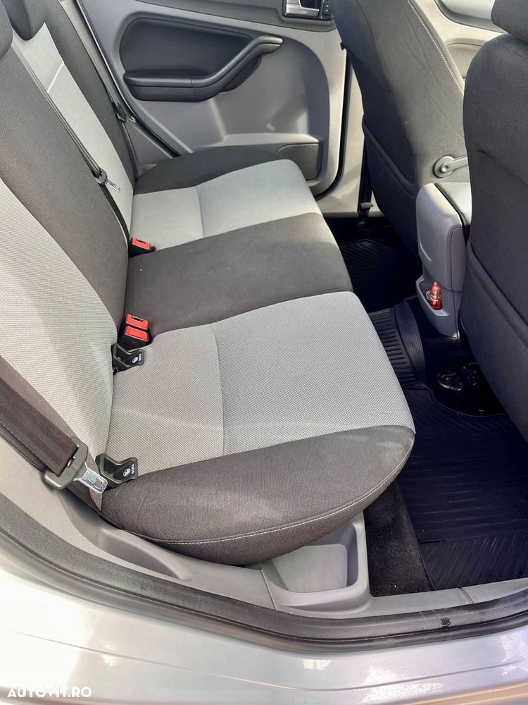 Ford Focus - 13