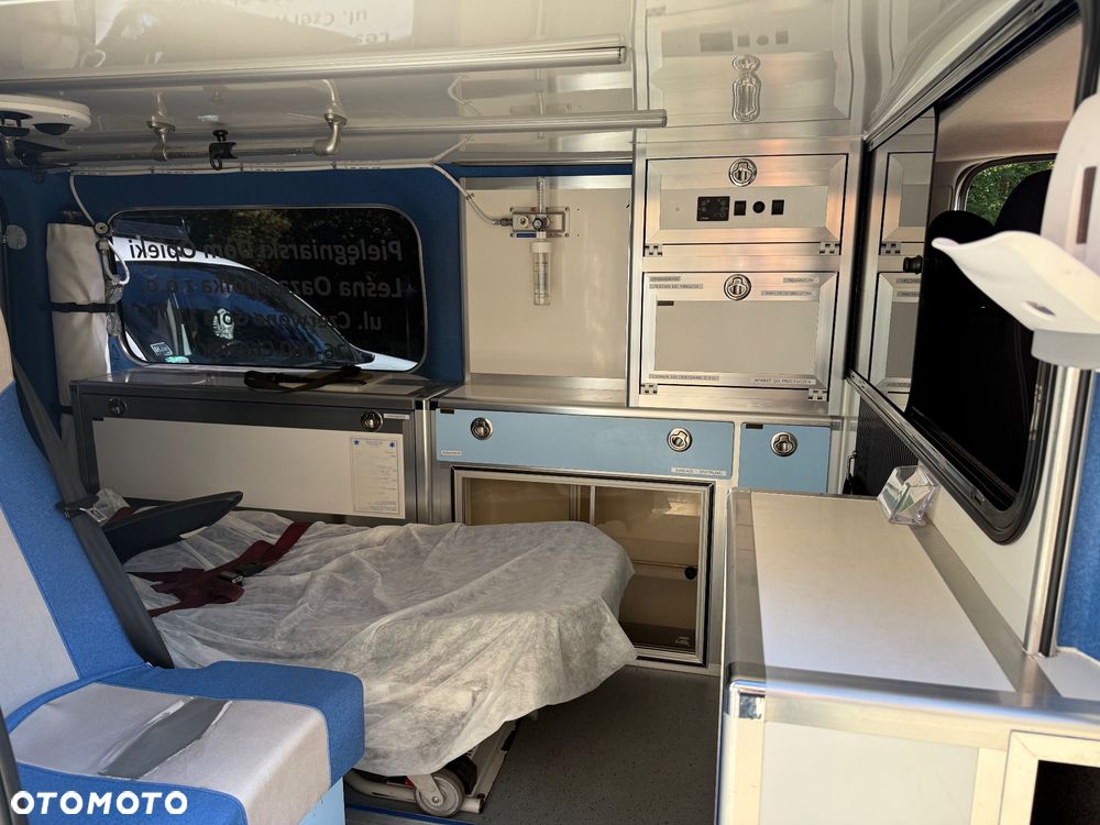 Opel VIVARO Karetka AMBULANS - 9
