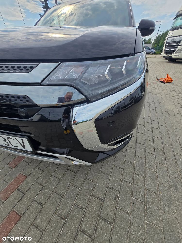 Mitsubishi Outlander - 23