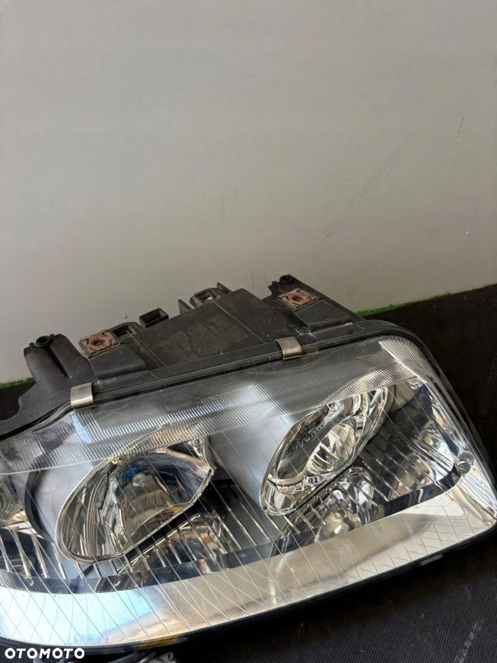 LAMPA PRAWA REFLERTOR PRAWY AUDI A3 8L S3 XENON KSENON HELLA KOMPLETNA EU - 4